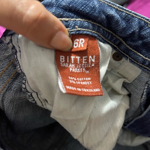 Sarah Jessica Parker’s Brand “Bitten Jeans” NWOT. - Picture 4 of 7
